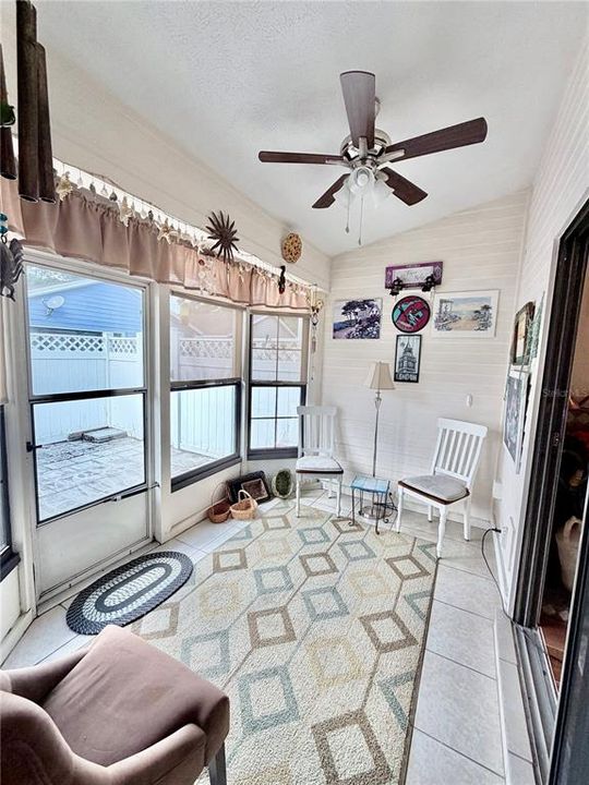 For Sale: $199,900 (2 beds, 2 baths, 1060 Square Feet)