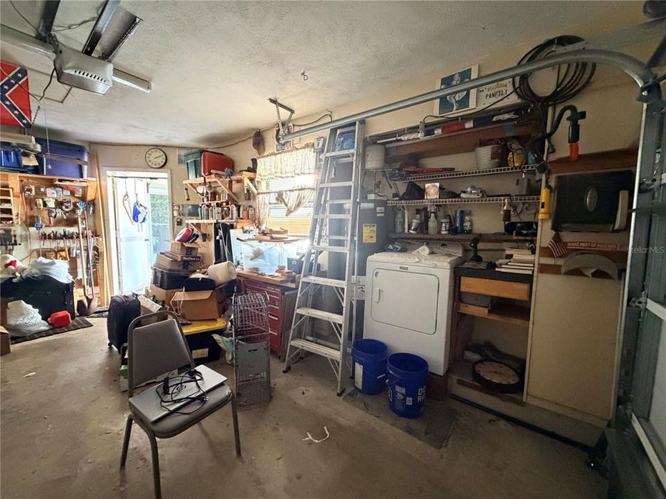 For Sale: $199,900 (2 beds, 2 baths, 1060 Square Feet)