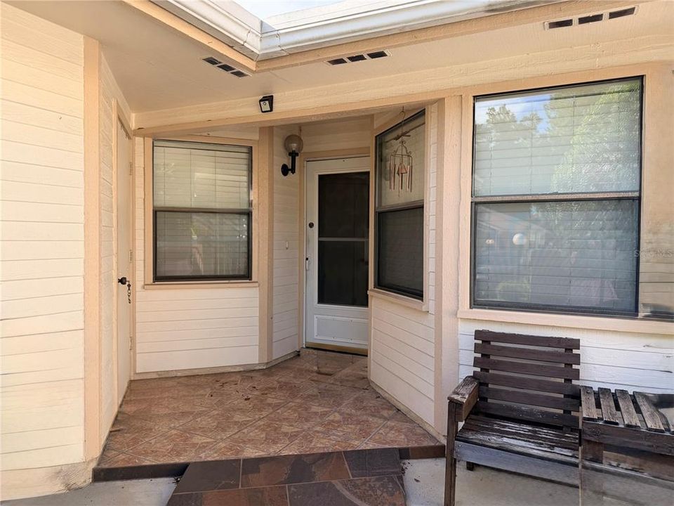 For Sale: $199,900 (2 beds, 2 baths, 1060 Square Feet)