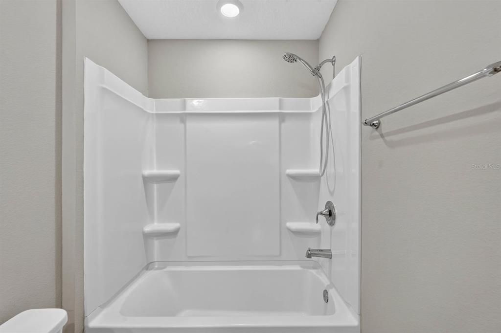 For Sale: $250,000 (2 beds, 1 baths, 1168 Square Feet)