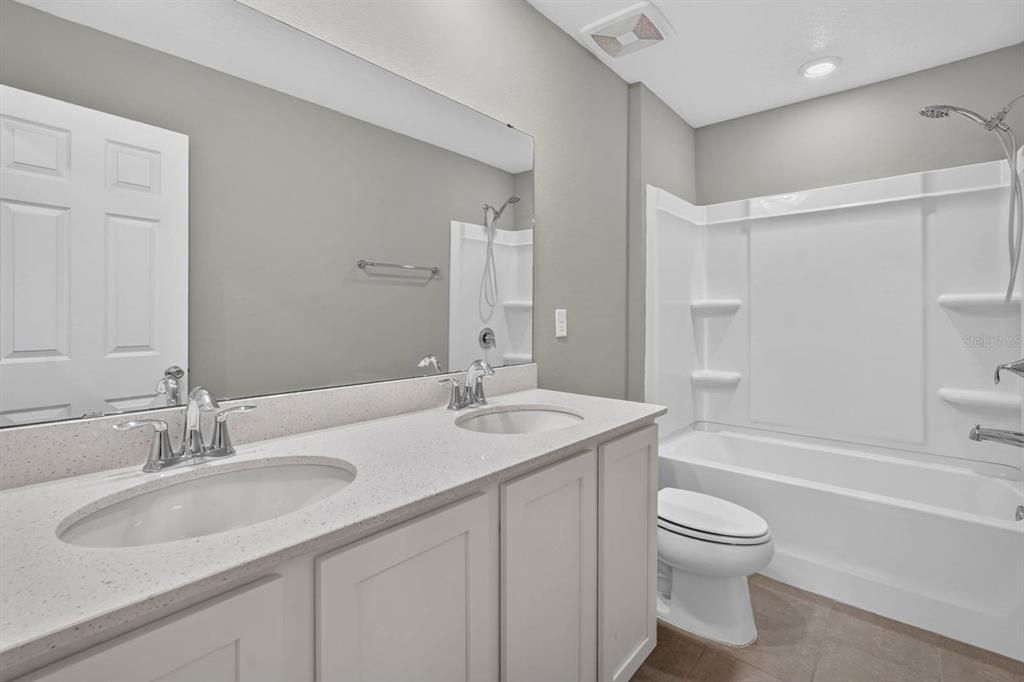 For Sale: $250,000 (2 beds, 1 baths, 1168 Square Feet)