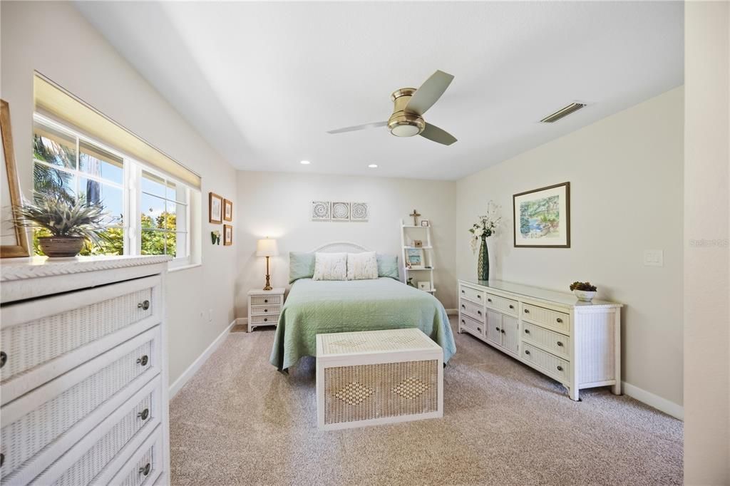 For Sale: $925,000 (2 beds, 2 baths, 1478 Square Feet)