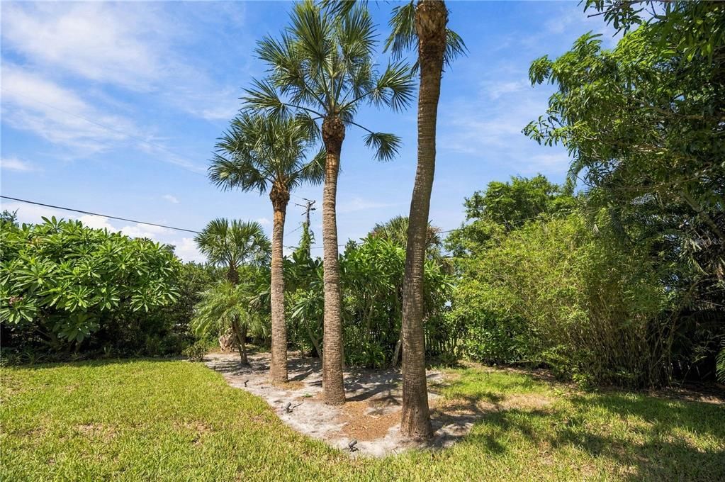 For Sale: $925,000 (2 beds, 2 baths, 1478 Square Feet)