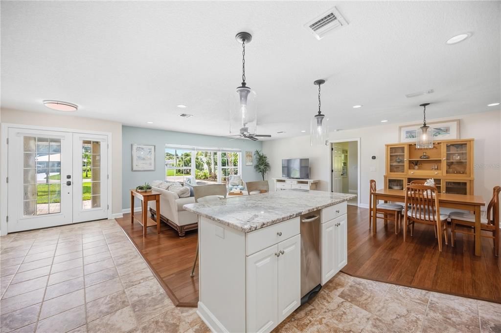 For Sale: $925,000 (2 beds, 2 baths, 1478 Square Feet)