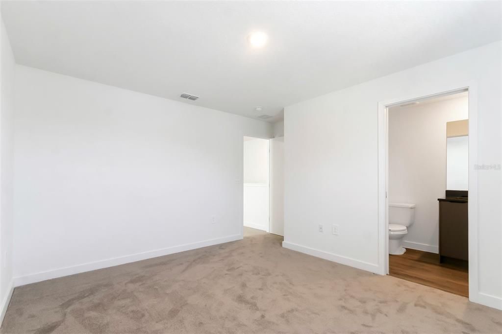 For Sale: $340,000 (3 beds, 3 baths, 1372 Square Feet)