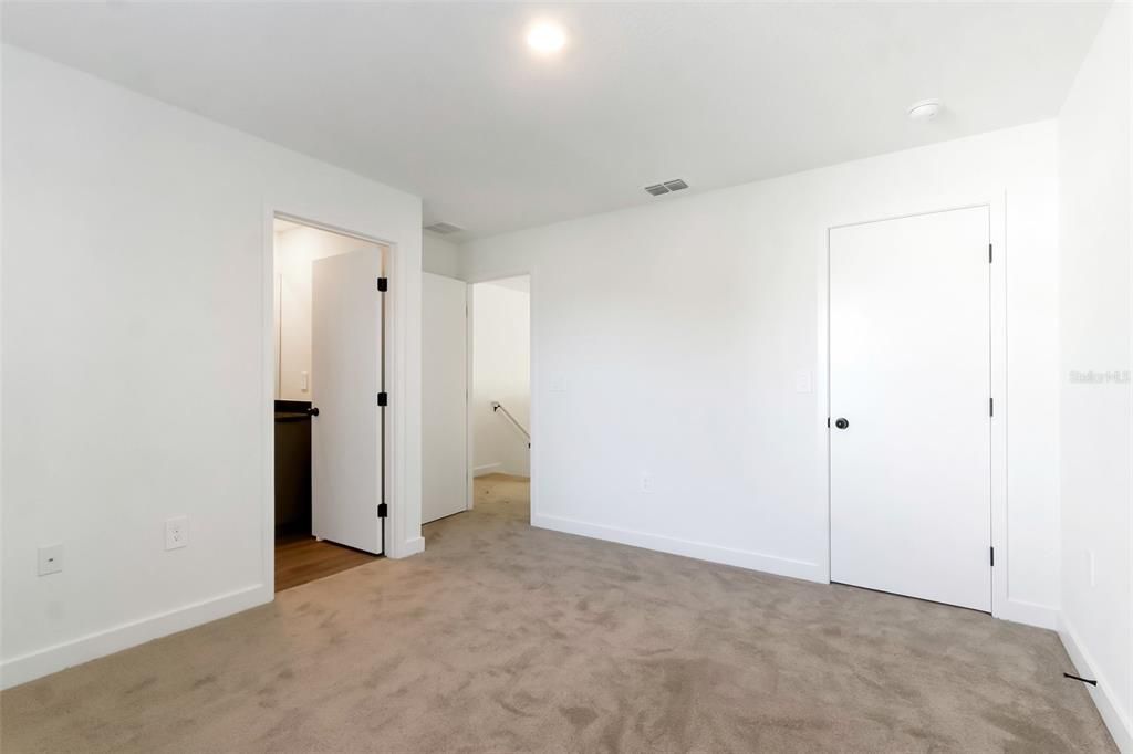 For Sale: $340,000 (3 beds, 3 baths, 1372 Square Feet)