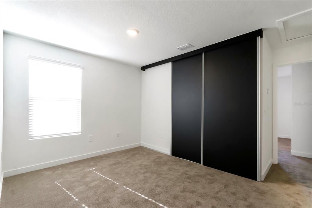 For Sale: $340,000 (3 beds, 3 baths, 1372 Square Feet)