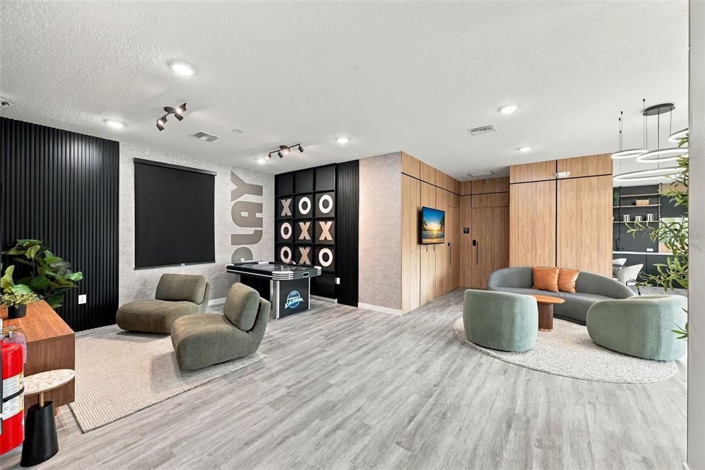 For Sale: $340,000 (3 beds, 3 baths, 1372 Square Feet)