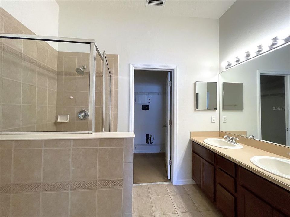 For Rent: $2,499 (3 beds, 2 baths, 1500 Square Feet)