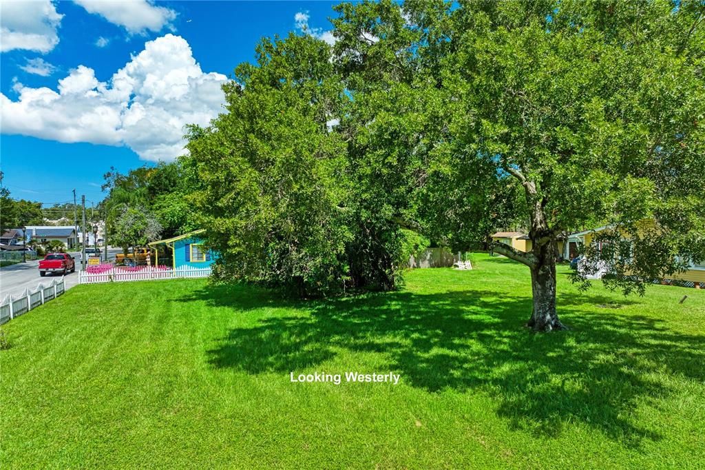 На продажу: $599,000 (0.31 acres)
