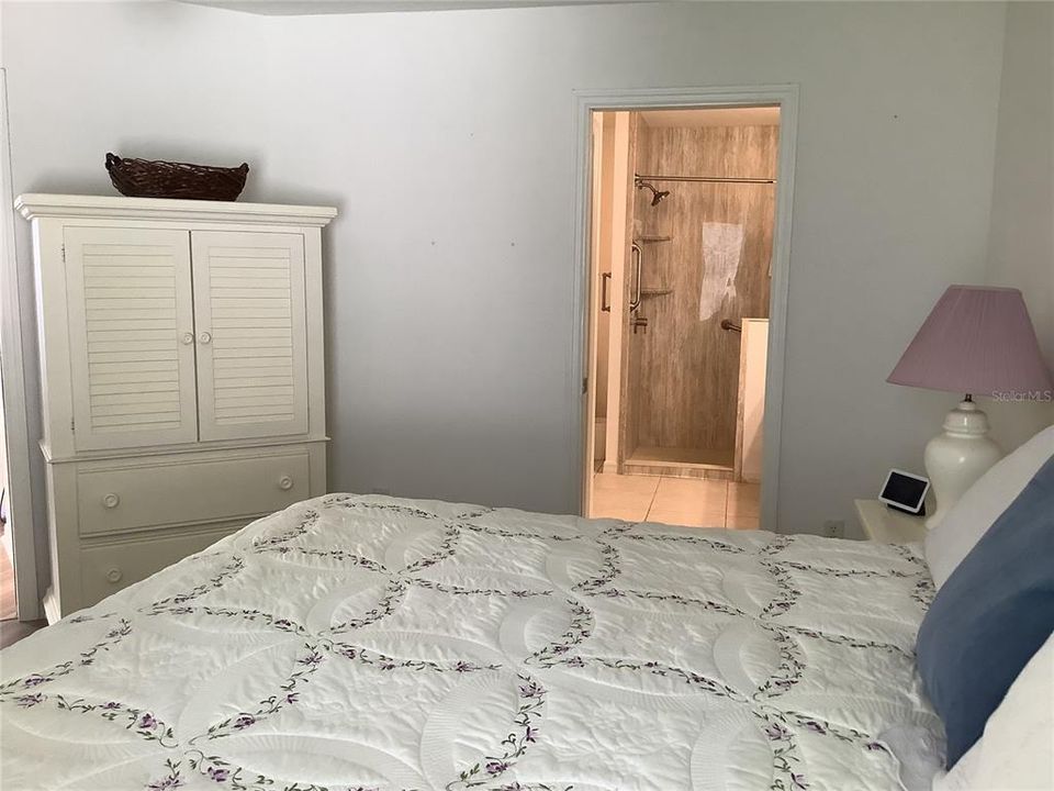 В аренду: $4,500 (2 спален, 2 ванн, 1335 Квадратных фут)