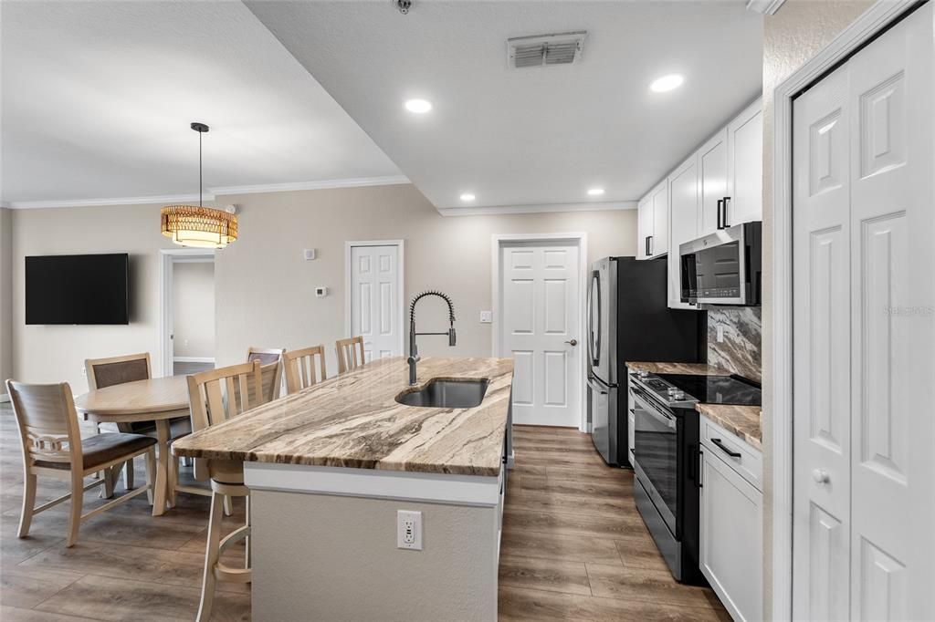 For Rent: $4,500 (2 beds, 2 baths, 1168 Square Feet)