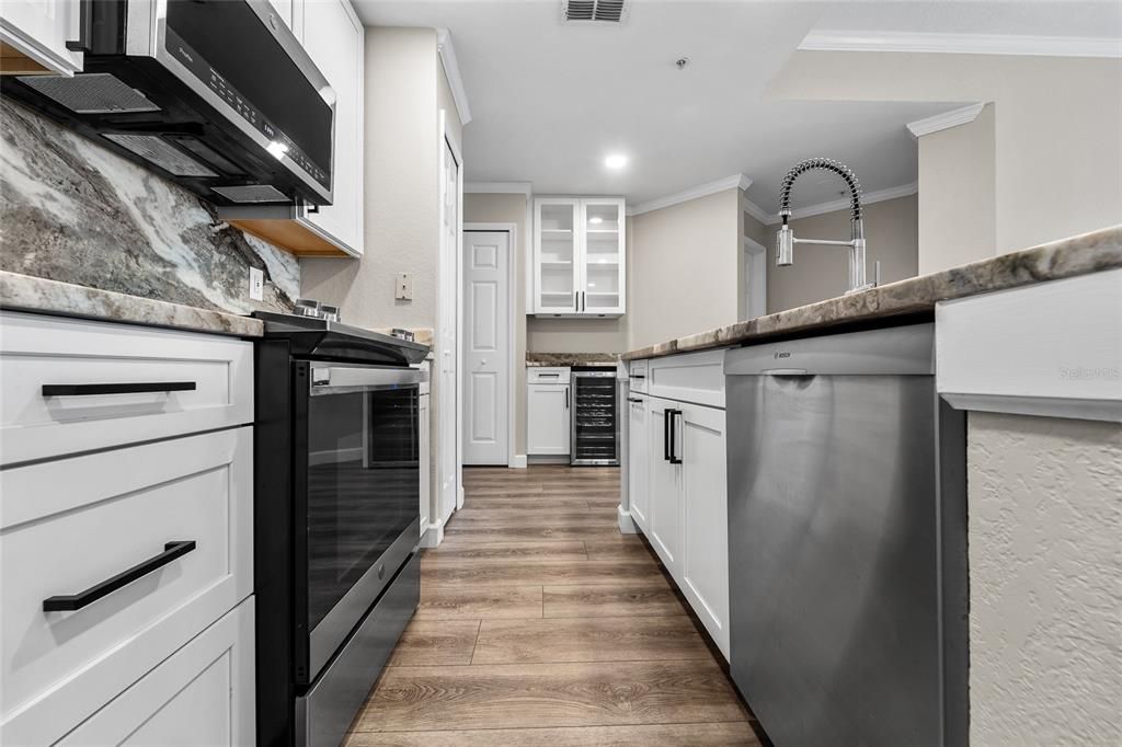 For Rent: $4,500 (2 beds, 2 baths, 1168 Square Feet)