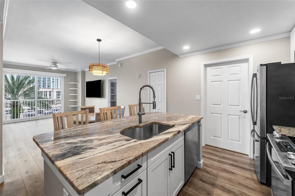 For Rent: $4,500 (2 beds, 2 baths, 1168 Square Feet)