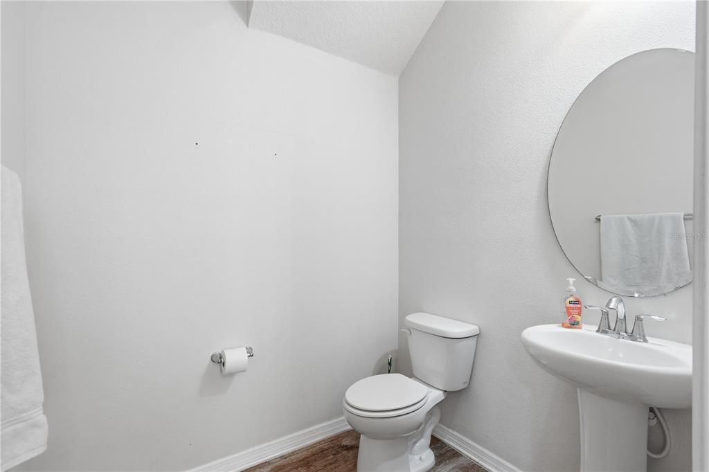 На продажу: $399,000 (2 спален, 2 ванн, 1613 Квадратных фут)