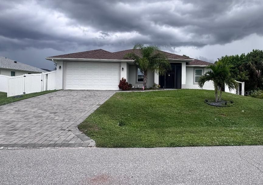 For Sale: $325,000 (3 beds, 2 baths, 1750 Square Feet)