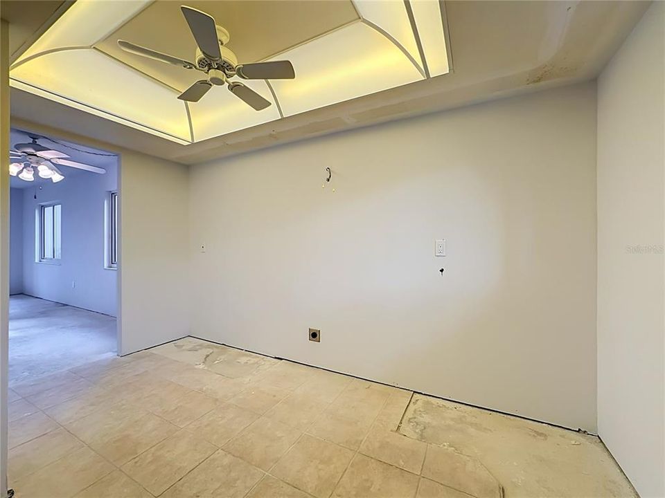 На продажу: $195,000 (2 спален, 2 ванн, 910 Квадратных фут)