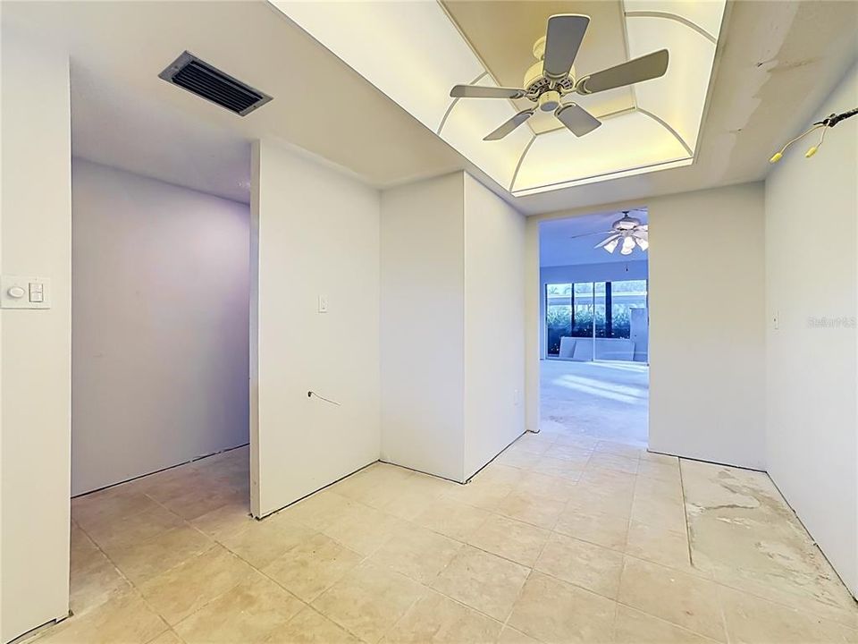 На продажу: $195,000 (2 спален, 2 ванн, 910 Квадратных фут)