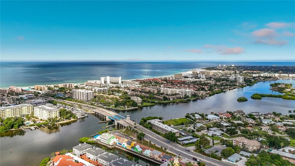На продажу: $195,000 (2 спален, 2 ванн, 910 Квадратных фут)