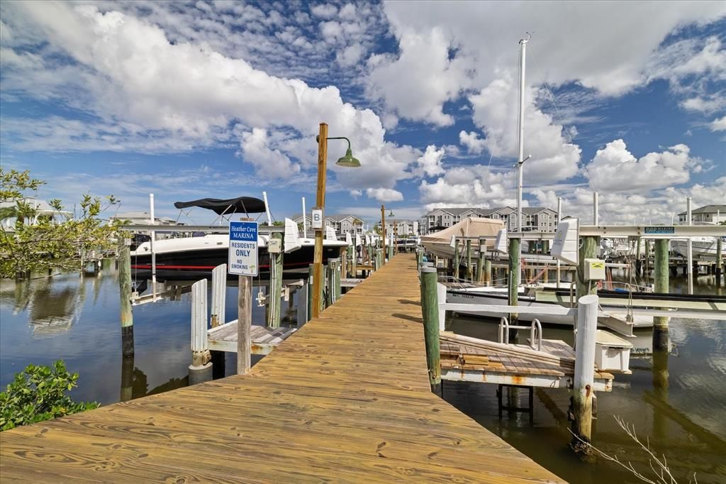 For Sale: $165,000 (2 beds, 2 baths, 1146 Square Feet)