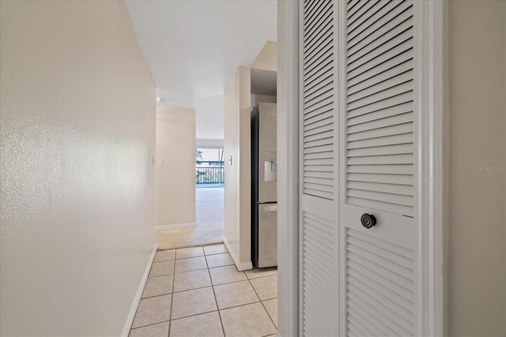 For Sale: $165,000 (2 beds, 2 baths, 1146 Square Feet)