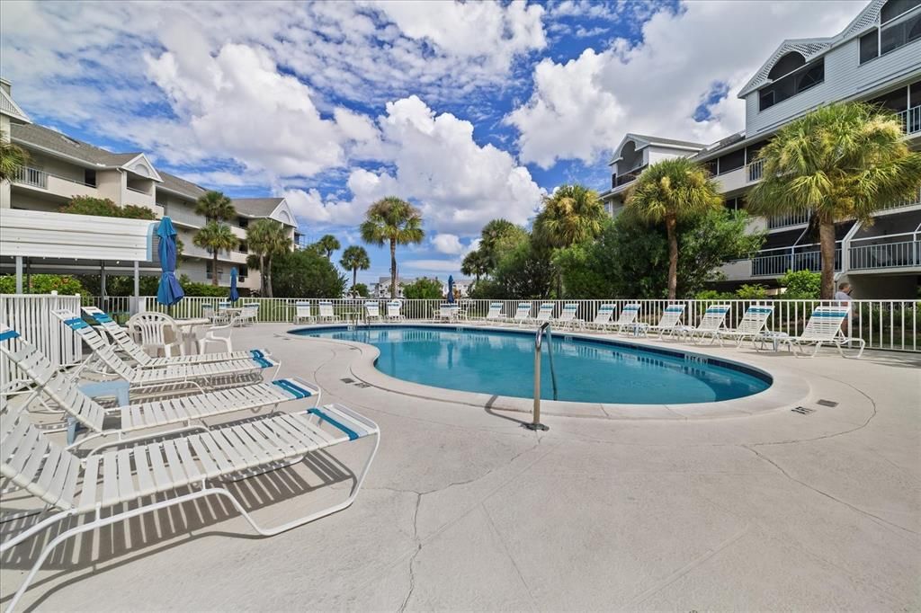 For Sale: $165,000 (2 beds, 2 baths, 1146 Square Feet)
