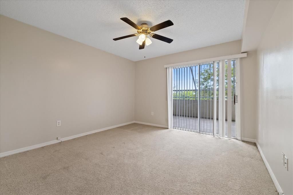For Sale: $165,000 (2 beds, 2 baths, 1146 Square Feet)