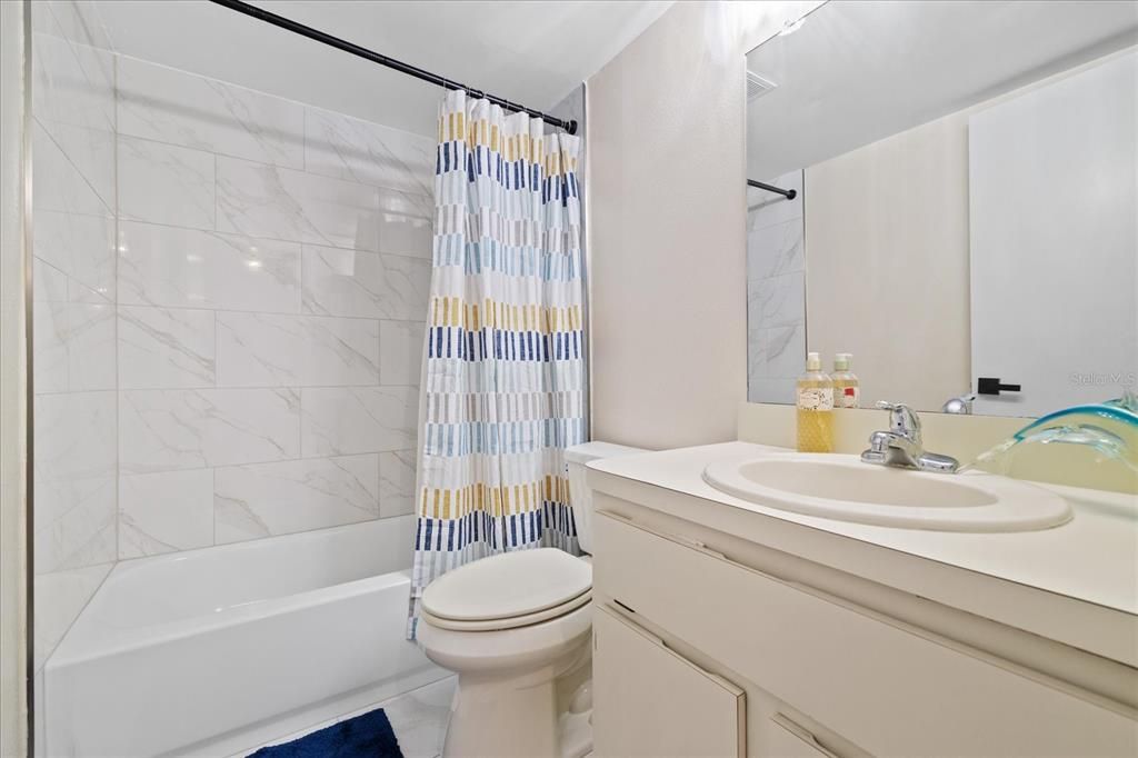 For Sale: $165,000 (2 beds, 2 baths, 1146 Square Feet)