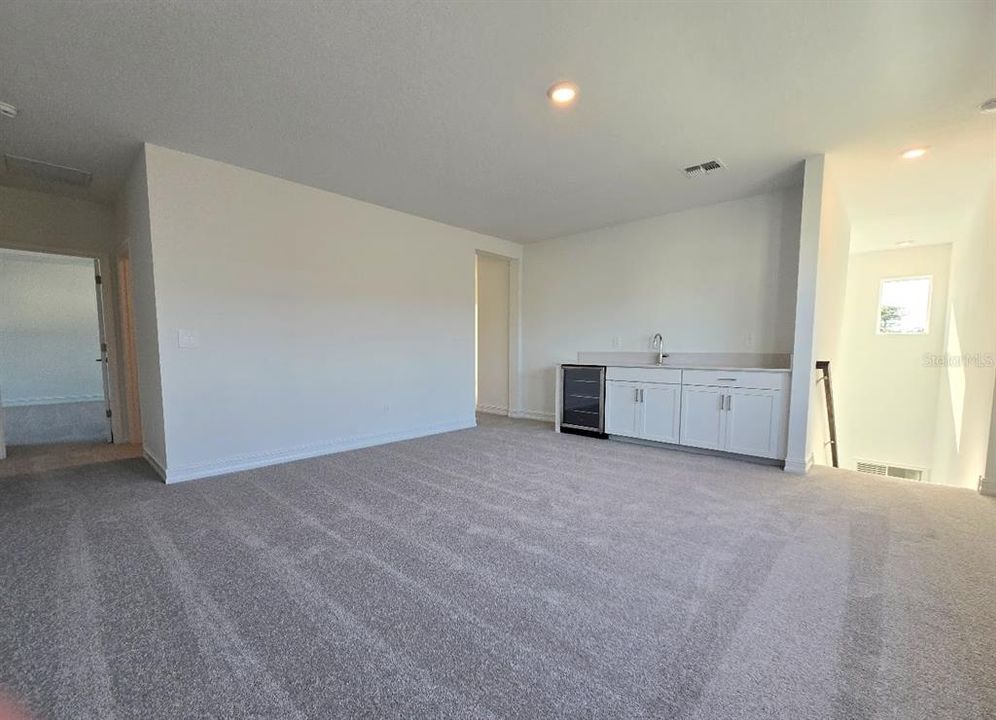 For Rent: $4,250 (5 beds, 4 baths, 3230 Square Feet)