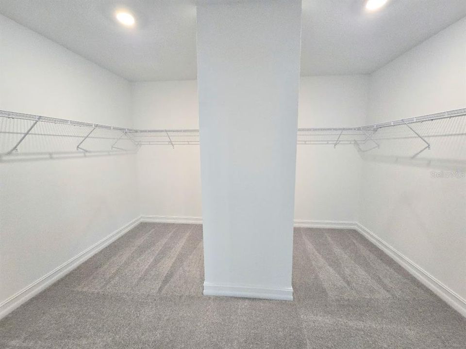 For Rent: $4,250 (5 beds, 4 baths, 3230 Square Feet)