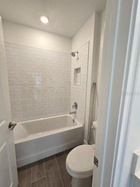 For Rent: $4,250 (5 beds, 4 baths, 3230 Square Feet)
