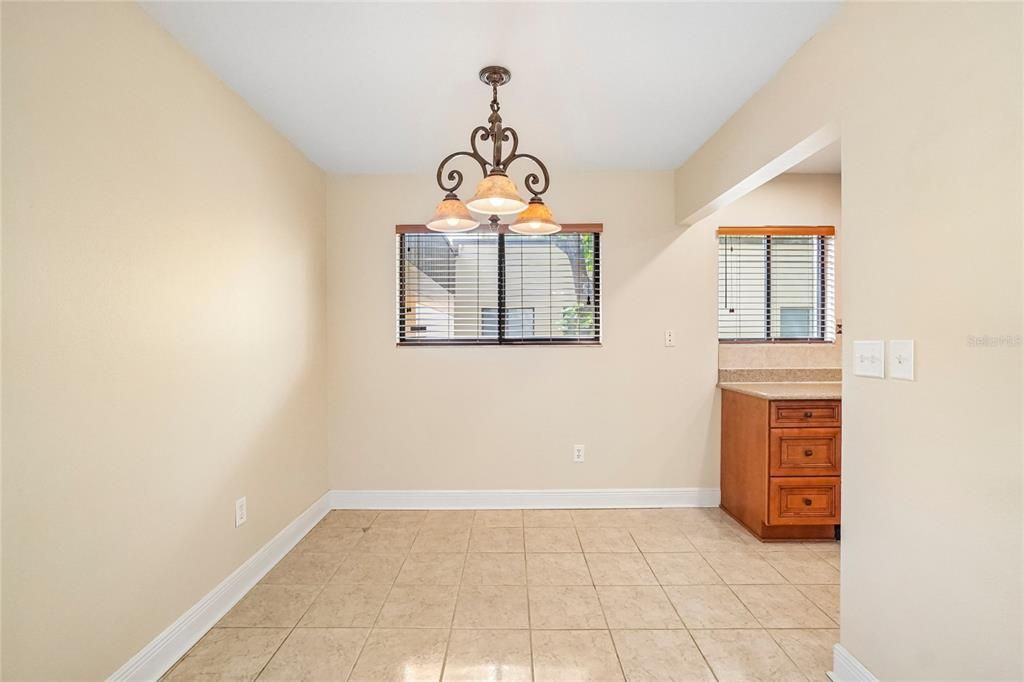 For Sale: $165,000 (2 beds, 2 baths, 960 Square Feet)