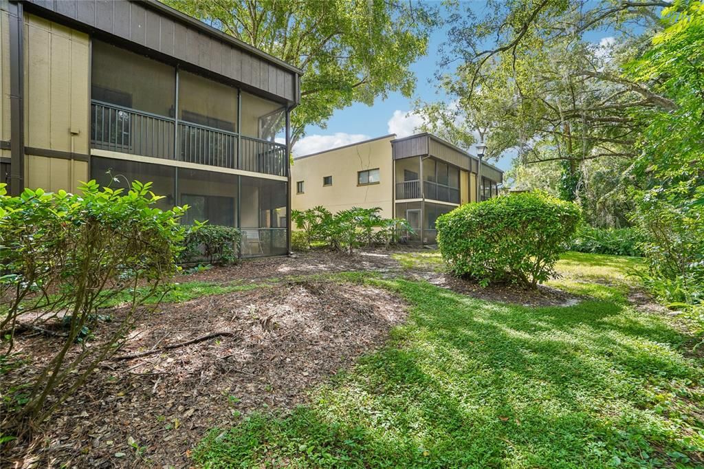 For Sale: $165,000 (2 beds, 2 baths, 960 Square Feet)