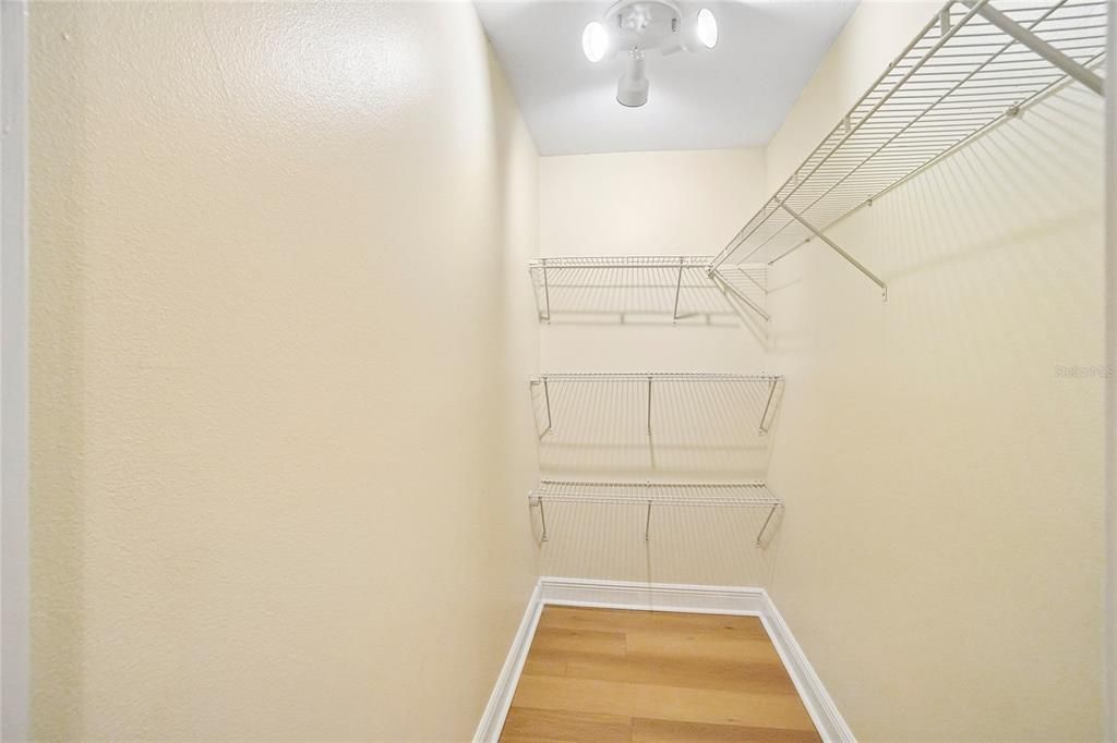 For Sale: $165,000 (2 beds, 2 baths, 960 Square Feet)
