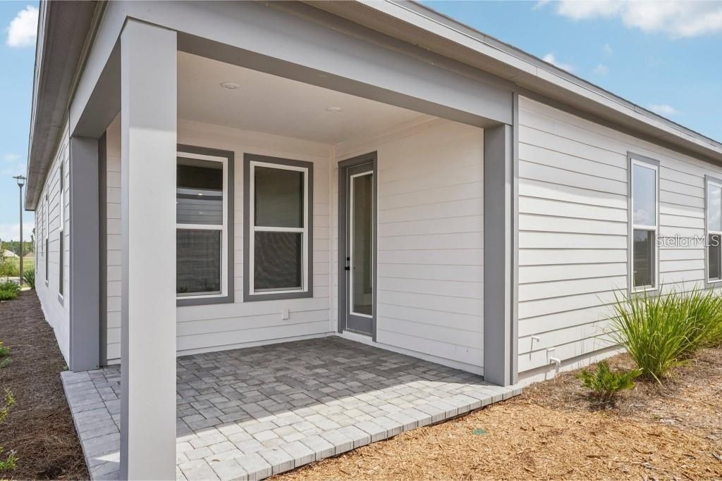 For Rent: $2,700 (4 beds, 2 baths, 2754 Square Feet)