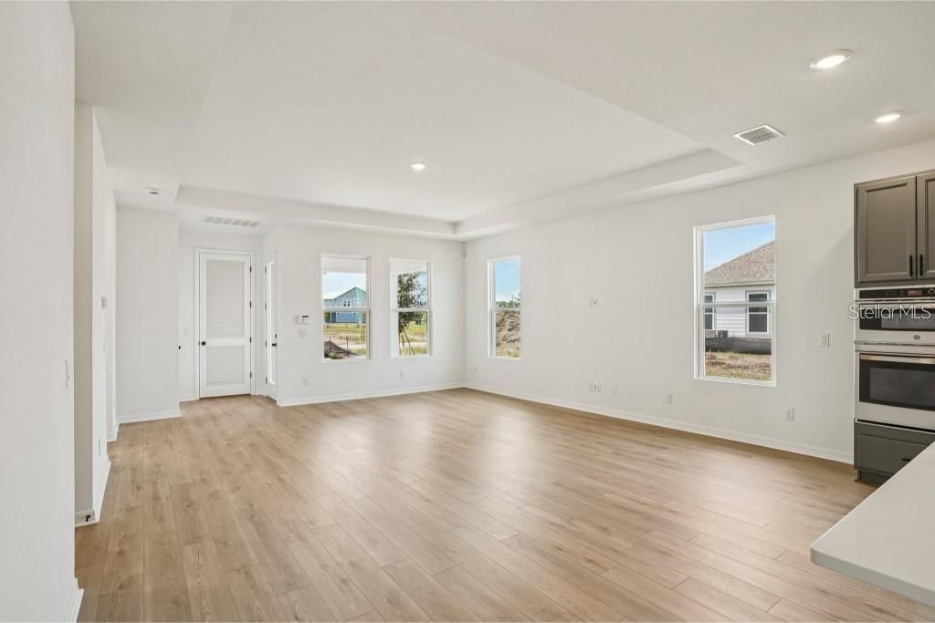 For Rent: $2,700 (4 beds, 2 baths, 2754 Square Feet)
