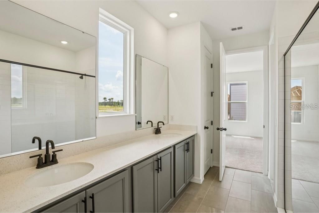 For Rent: $2,700 (4 beds, 2 baths, 2754 Square Feet)