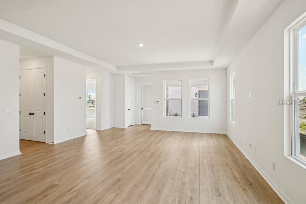 For Rent: $2,700 (4 beds, 2 baths, 2754 Square Feet)