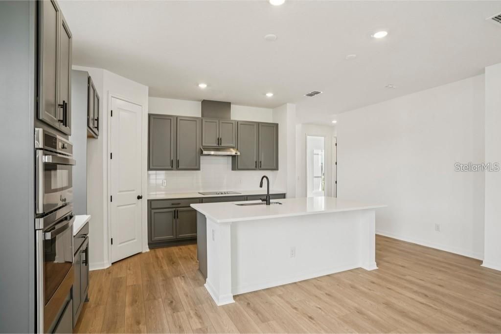 For Rent: $2,700 (4 beds, 2 baths, 2754 Square Feet)