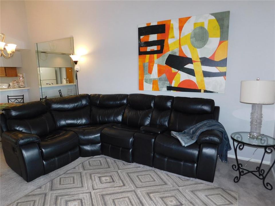 For Rent: $1,595 (1 beds, 1 baths, 674 Square Feet)