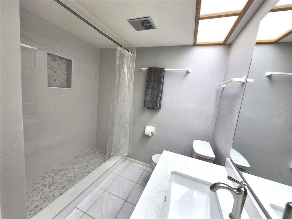 For Rent: $1,595 (1 beds, 1 baths, 674 Square Feet)