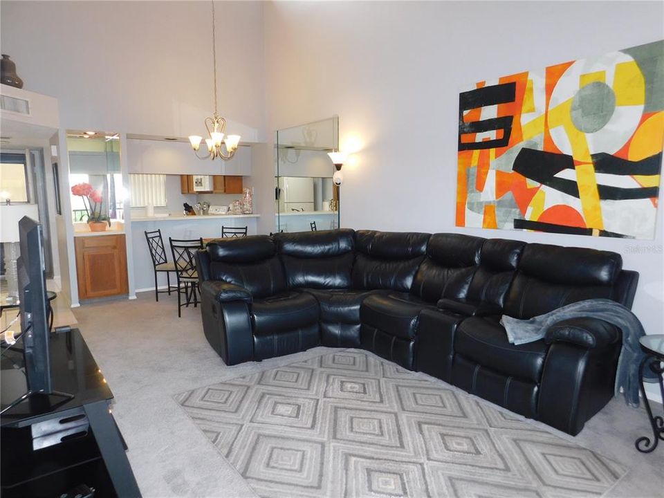 For Rent: $1,595 (1 beds, 1 baths, 674 Square Feet)