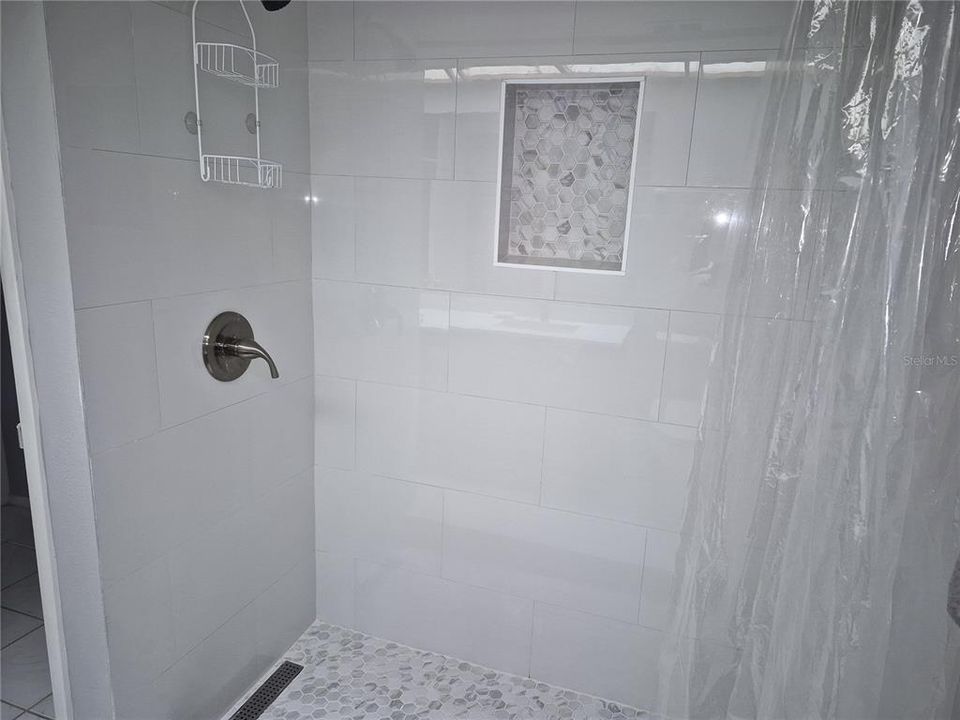 For Rent: $1,595 (1 beds, 1 baths, 674 Square Feet)