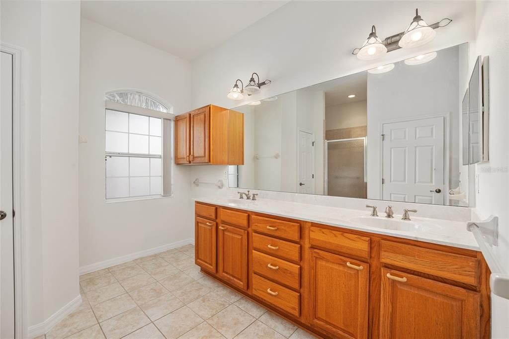 En Venta: $394,550 (3 camas, 2 baños, 2298 Pies cuadrados)