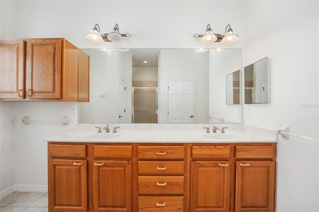 En Venta: $394,550 (3 camas, 2 baños, 2298 Pies cuadrados)