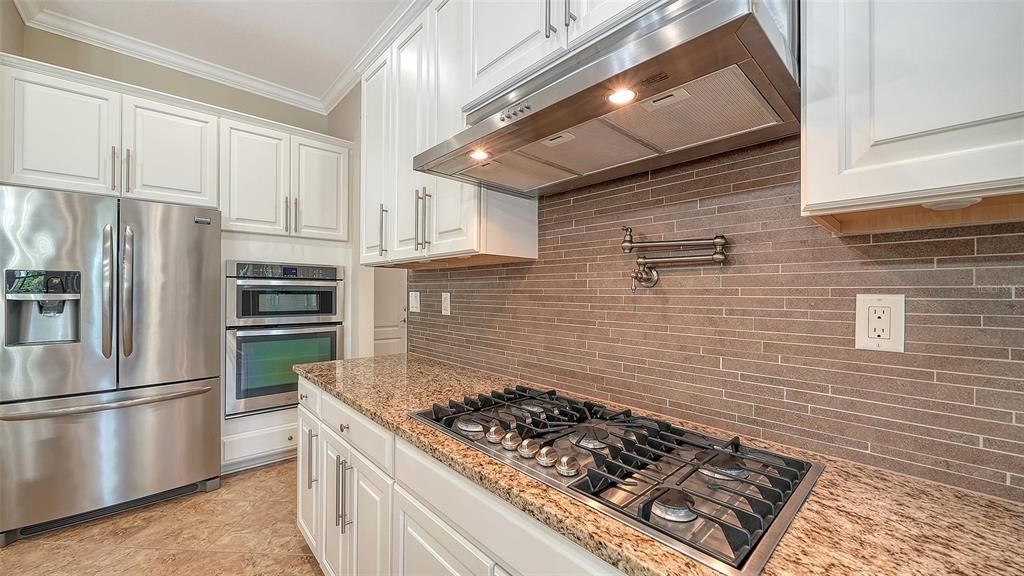 На продажу: $649,000 (3 спален, 2 ванн, 2145 Квадратных фут)