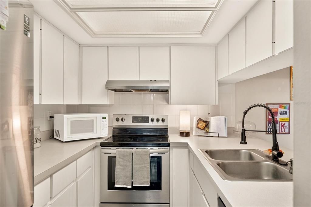 На продажу: $244,990 (2 спален, 2 ванн, 1234 Квадратных фут)