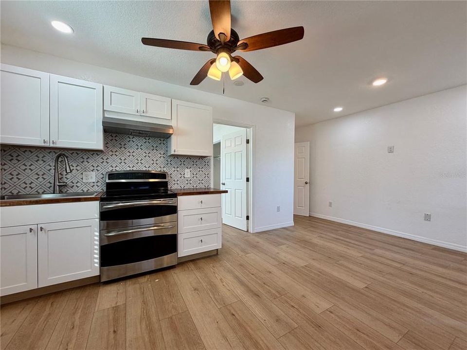 For Rent: $1,700 (1 beds, 1 baths, 760 Square Feet)