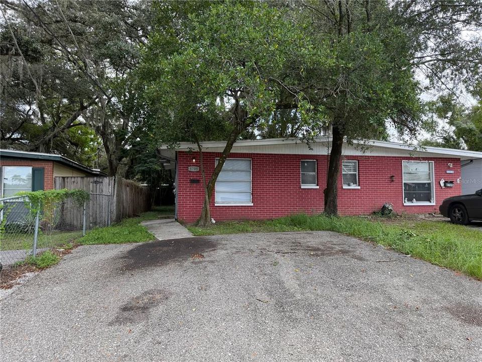 For Rent: $1,400 (2 beds, 1 baths, 788 Square Feet)