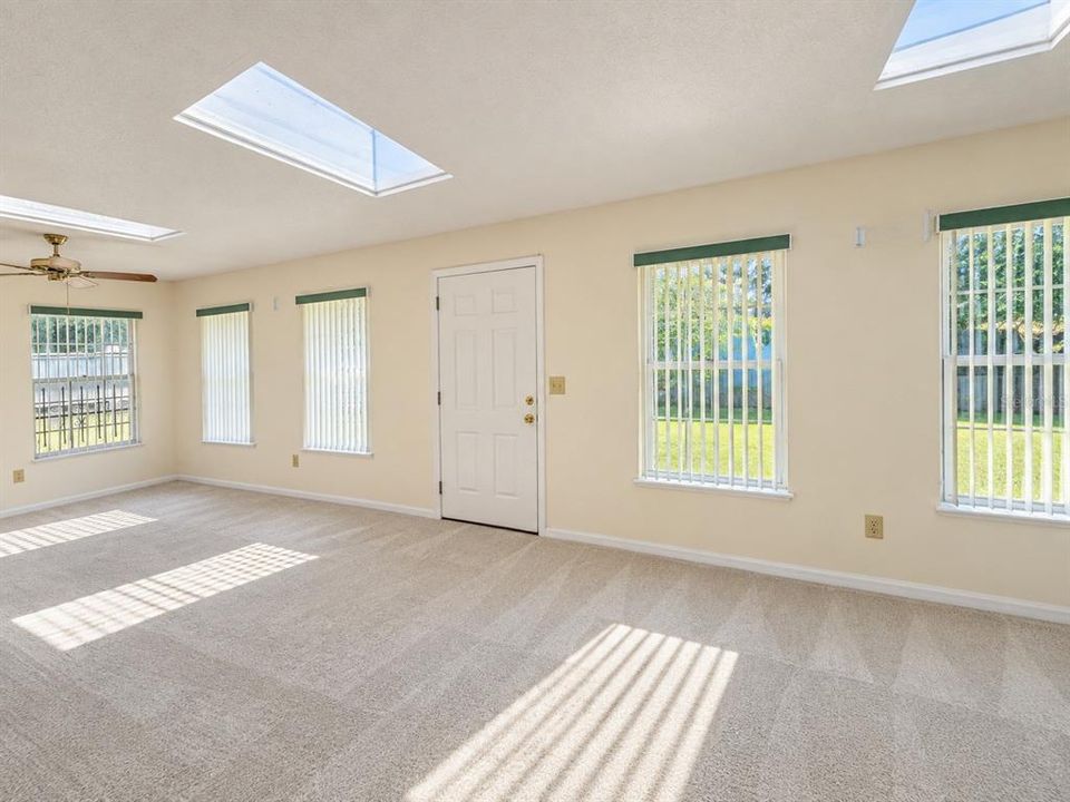 En Venta: $249,000 (3 camas, 2 baños, 1740 Pies cuadrados)